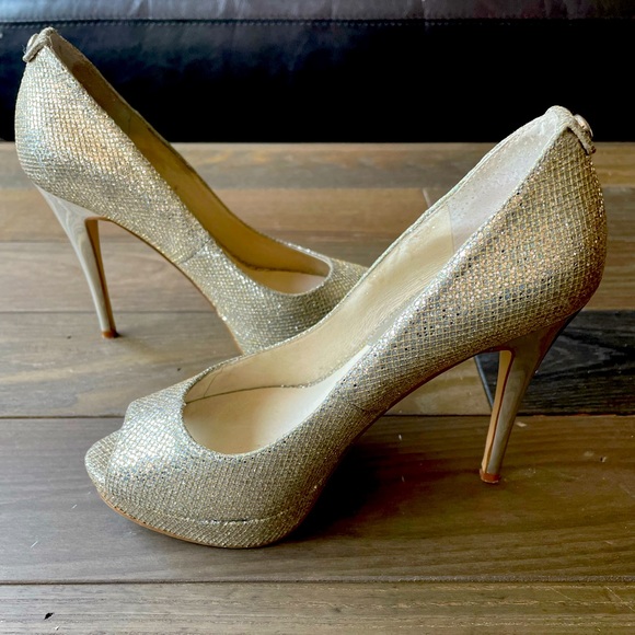 Michael Kors York Evening sparkly silver peep toe pumps size 5 - Picture 2 of 4